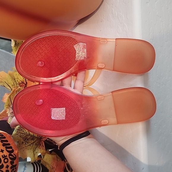 OPEN TO OFFERS Preloved tory burch blossom - Picture 3 of 8